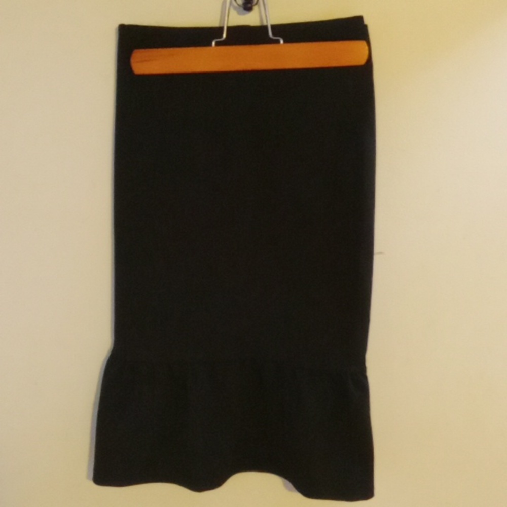 Black skirt bottom ruffle black skirt